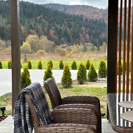 будинок для відпочинку Tysha House *