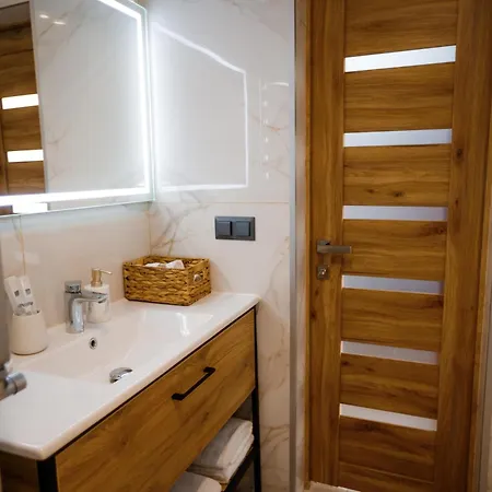 Ferienhaus будинок для відпочинку Tysha House Staryy Kropivnik