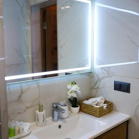 Casa de Férias будинок для відпочинку Tysha House Staryy Kropivnik