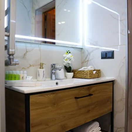 будинок для відпочинку Tysha House