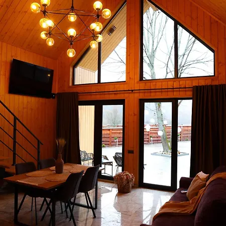 Сasa de vacaciones будинок для відпочинку Tysha House